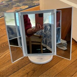 Light Up Vanity Makeup Mirror